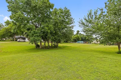 718 Kimbro Street, Taylor, TX 76574 - Photo 26