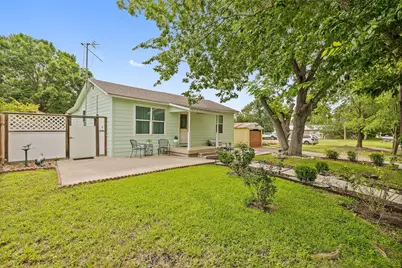 718 Kimbro Street, Taylor, TX 76574 - Photo 2