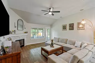 113 Hanstrom Dr, Hutto, TX 78634 - Photo 2