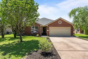113 Hanstrom Dr, Hutto, TX 78634 - Photo 1