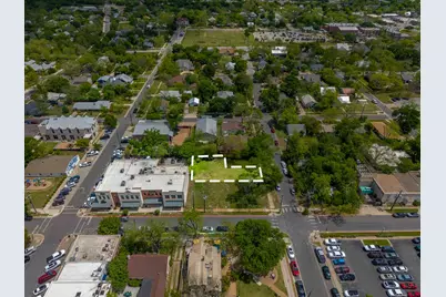 203 E 9th Street, Georgetown, TX 78626 - Photo 2