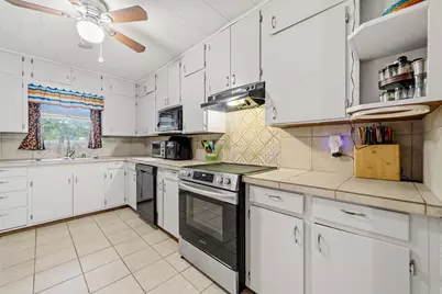 914 6th Street, Blanco, TX 78606 - Photo 10