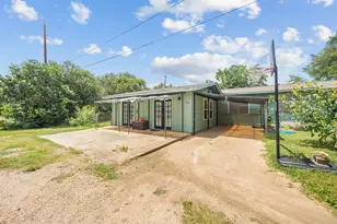 914 6th St, Blanco, TX 78606 - Photo 2