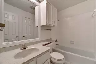 908 Poplar St, Austin, TX 78705 - Photo 10