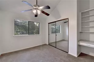 908 Poplar St, Austin, TX 78705 - Photo 12