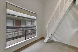 908 Poplar St, Austin, TX 78705 - Photo 6