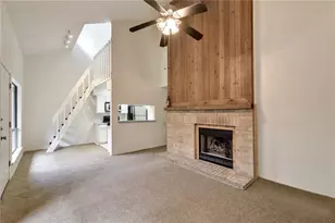 908 Poplar St, Austin, TX 78705 - Photo 2