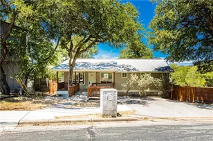 1326 Delano St, Austin, TX 78721 - Photo 4