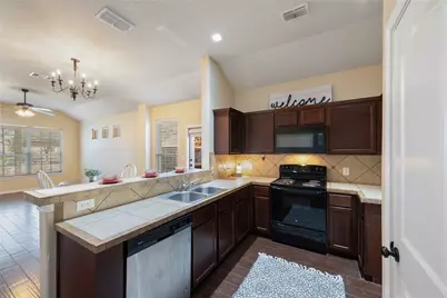 101 Creekside Villa Drive, Kyle, TX 78640 - Photo 8