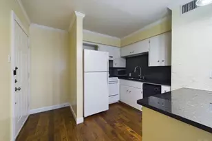 803 W 28th St, Austin, TX 78705 - Photo 14