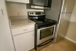910 Duncan Ln, Austin, TX 78705 - Photo 10