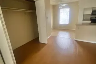 910 Duncan Ln, Austin, TX 78705 - Photo 6