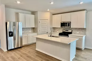 200 Coopers Hawk Crst, Cedar Creek, TX 78612 - Photo 2