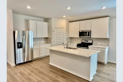 200 Coopers Hawk Crest, Cedar Creek, TX 78612 - Photo 2