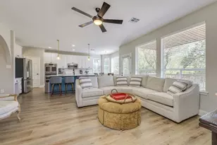 704 Deckhouse Dr, Lago Vista, TX 78645 - Photo 4