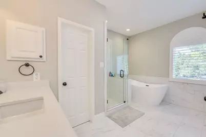 704 Deckhouse Drive, Lago Vista, TX 78645 - Photo 14