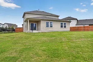 90 Flowers Ave, Hutto, TX 78634 - Photo 18