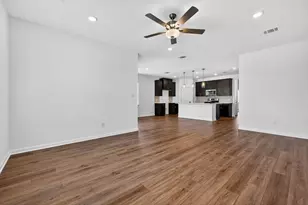 90 Flowers Ave, Hutto, TX 78634 - Photo 2