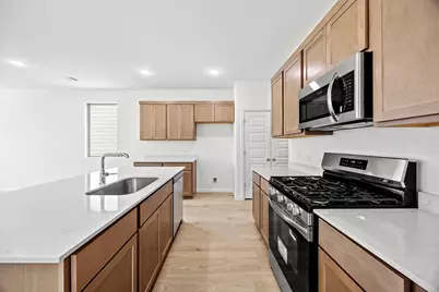 200 Hornet Street, Elgin, TX 78621 - Photo 12