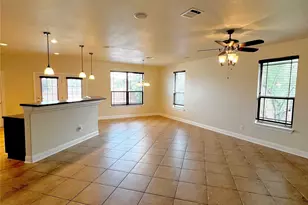2009 Woodway Dr, Leander, TX 78641 - Photo 2