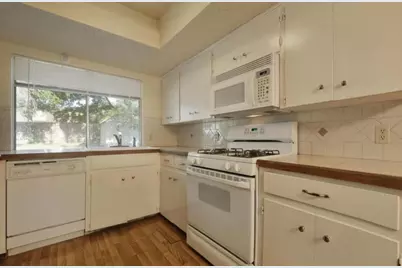9410 E Meadow Vale, Austin, TX 78758 - Photo 14