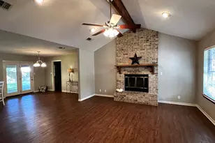 420 Jackson St, La Grange, TX 78945 - Photo 2