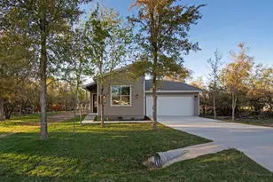 104 Kipapa Ct, Bastrop, TX 78602 - Photo 1