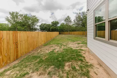 122 W Kikipua Lane, Bastrop, TX 78602 - Photo 28
