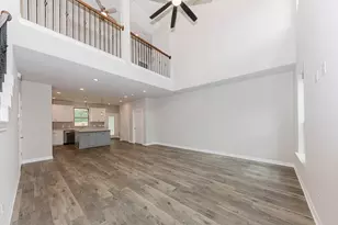 122 W Kikipua Ln, Bastrop, TX 78602 - Photo 10