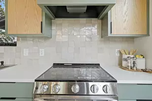 300 Lightsey Rd, Austin, TX 78704 - Photo 12