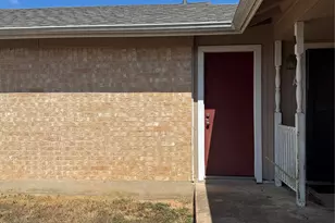 8704 Pineridge Dr, Austin, TX 78729 - Photo 2