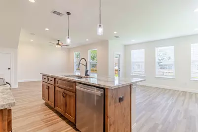 112 Callie Street, Smithville, TX 78957 - Photo 6