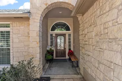 6913 Auckland Drive, Austin, TX 78749 - Photo 4