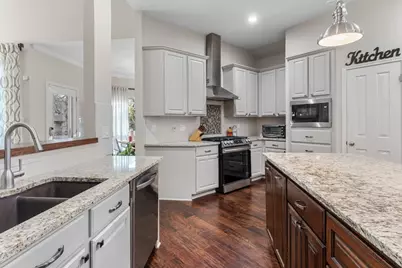 6913 Auckland Drive, Austin, TX 78749 - Photo 16