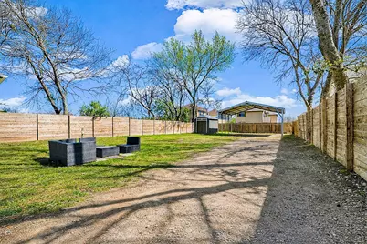 6915 Providence Avenue, Austin, TX 78752 - Photo 22