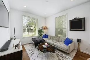 2614 Willow St, Austin, TX 78702 - Photo 2