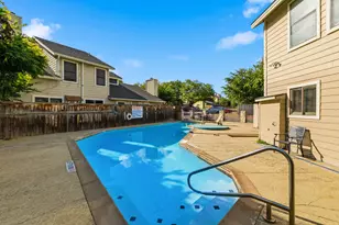 512 Eberhart Ln, Austin, TX 78745 - Photo 34