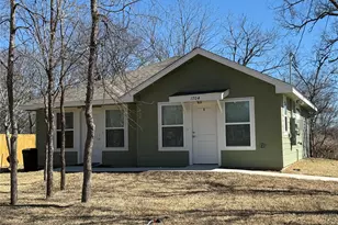 1704 E 3rd Street E, Lampasas, TX 76550 - Photo 2