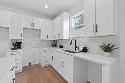 738 Chihuahua Street, Lockhart, TX 78644 - Photo 12