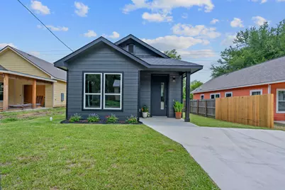738 Chihuahua Street, Lockhart, TX 78644 - Photo 2