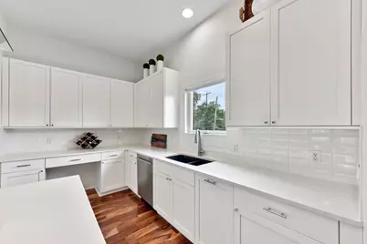 2300 S 5th Street #E, Austin, TX 78704 - Photo 4