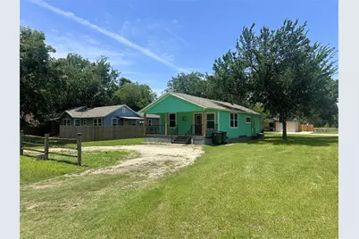 200 Prima Street, Smithville, TX 78957 - Photo 2