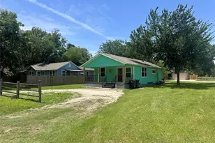 200 Prima St, Smithville, TX 78957 - Photo 2