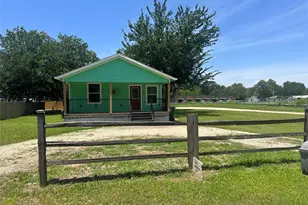 200 Prima St, Smithville, TX 78957 - Photo 1