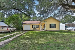 1002 Haley Ave, Rockdale, TX 76567 - Photo 1