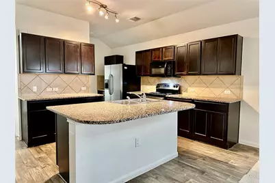 102 Acadia Cove, Hutto, TX 78634 - Photo 2