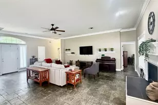 1127 Robin Rd, Elgin, TX 78621 - Photo 4