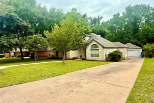 1127 Robin Rd, Elgin, TX 78621 - Photo 18