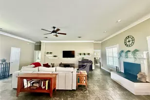 1127 Robin Rd, Elgin, TX 78621 - Photo 2