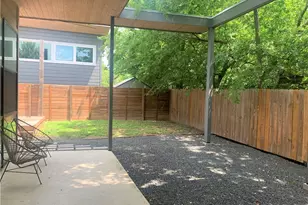 2103 E 14th St, Austin, TX 78702 - Photo 16